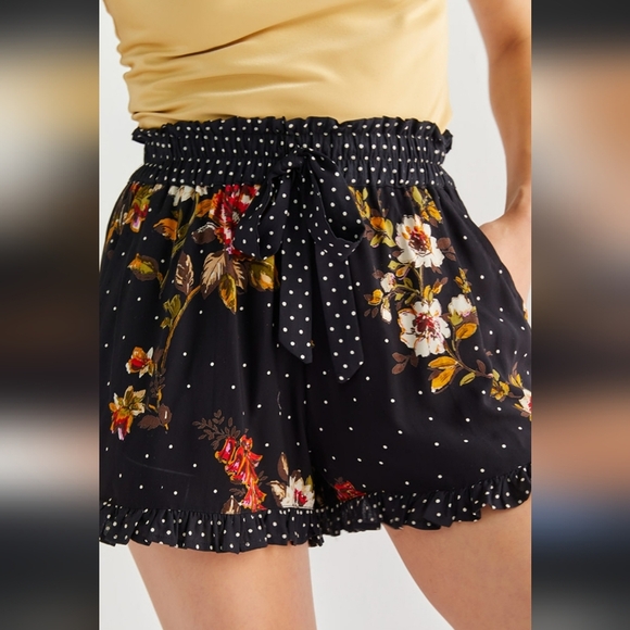 Angie Pants - Floral multi color shorts